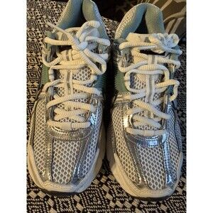 Nike Air Zoom Vomero 5. Women Size 6